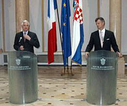 Le président Mesic s'adresse aux députés réunis au Sabor à l'occasion du 10e anniversaire de la reconnaissance de la Croatie
