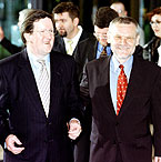 Lord Robertson, Secrétaire général de l'OTAN, et M. Ivica Racan, Premier ministre croate, le 9 mai 2000