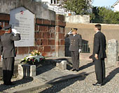 M. Ivica Pancic, ministre croate des Anciens combattants, rend hommage aux martyrs croates tombés  pour la liberté | Villefranche-de-Rouergue, le 17 septembre 2003